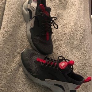 NIKE HUARACHE RUN CASUAL SHOES